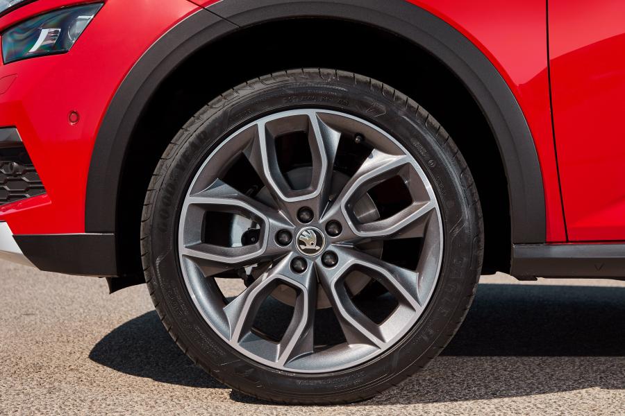Колеса Skoda Kamiq Scoutline 2020 года  (WW) (фото 29 из 30)
